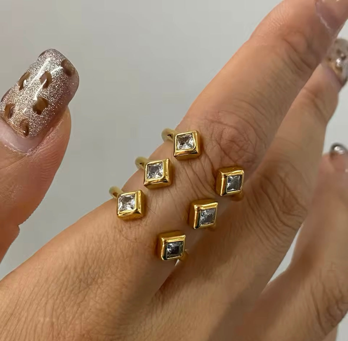 Bague en Acier Inoxydable Diamant Trois Couches – Anneau Empilable Irrégulier avec Zircon, Accessoire Élégant pour Femmes