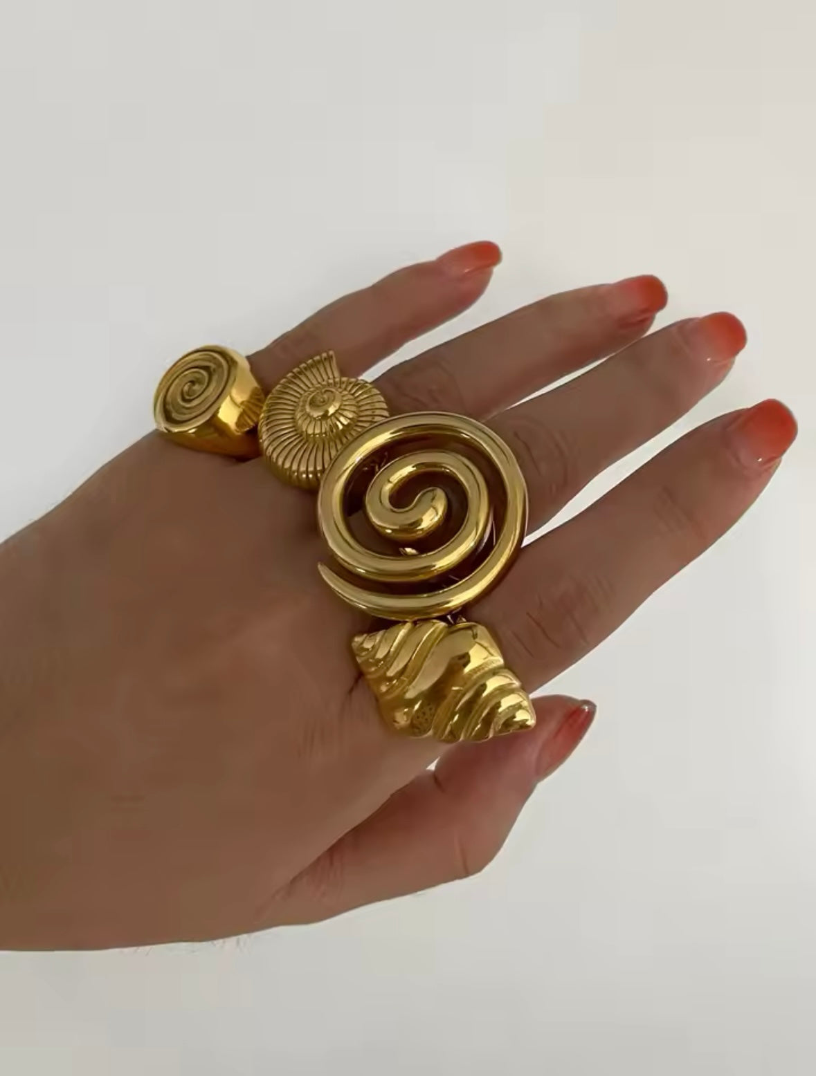 Bagues Croissant Conque – Acier Inoxydable, Design Spirale Brillante, Bijoux Tendance pour Femme (Disponible en plusieurs variantes)