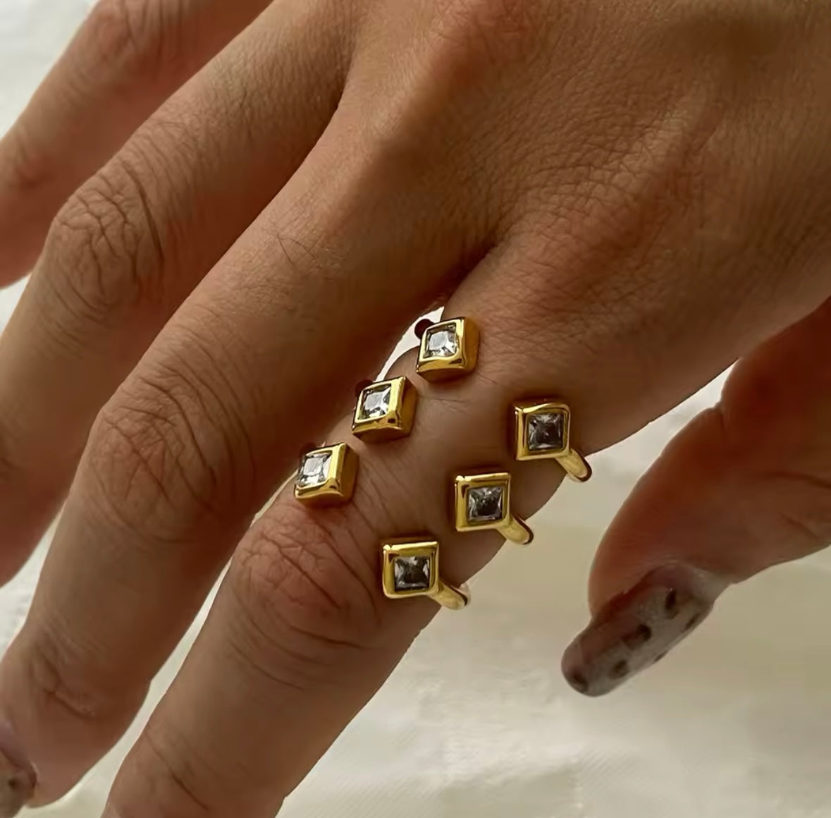 Bague en Acier Inoxydable Diamant Trois Couches – Anneau Empilable Irrégulier avec Zircon, Accessoire Élégant pour Femmes