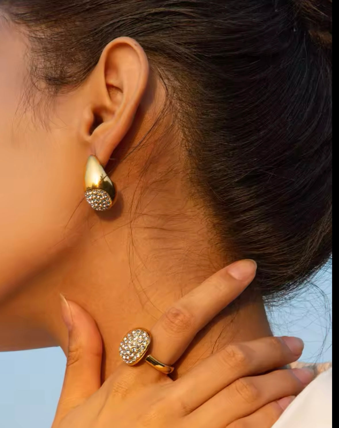 18K Gold Plated Stainless Steel Water Drop Charm – Elegant and Shiny Cubic Jewelry