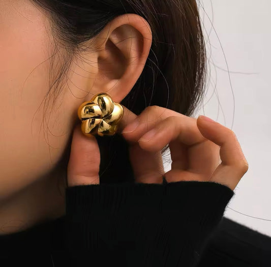 Flower Stud Earrings – 18K Gold Plated Stainless Steel, Elegant and Anti-Allergy Jewelry