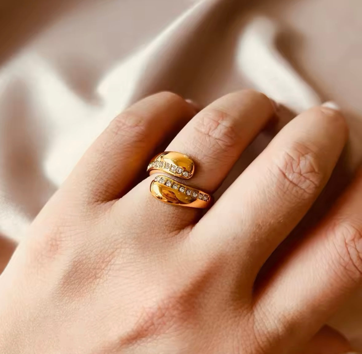 Bague Double Goutte d’Eau en Acier Inoxydable Plaqué Or 18 Carats – Diamant Blanc, Bijou Élégant pour Femmes