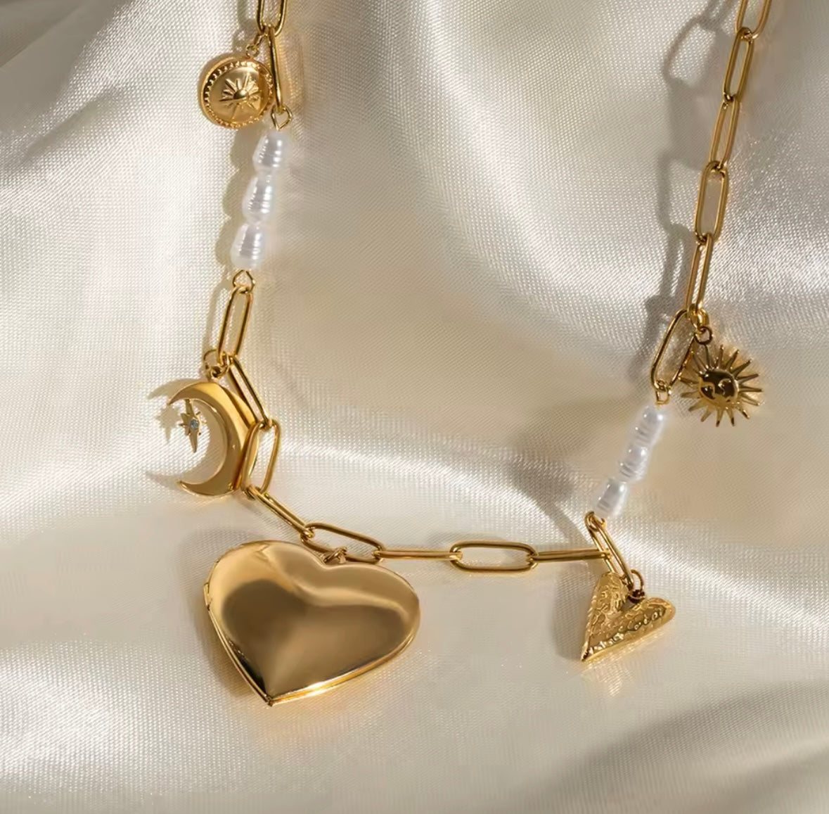 Collana con ciondolo a farfalla in acciaio inossidabile dorato - placcata in oro 18 carati | Elegante e raffinato