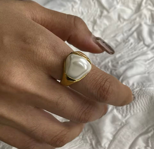 Bague Minimaliste en Perles Plaqué Or 18 Carats – Design Géométrique Irrégulier, Bague Empilable Élégante pour Femmes