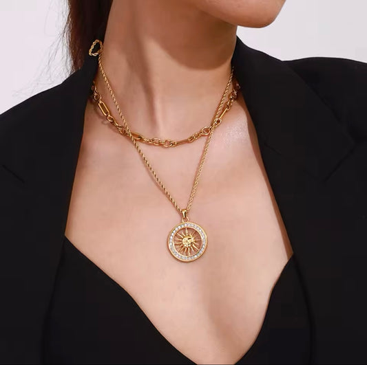 Collier Pendentif Soleil en Acier Inoxydable Doré - Plaqué Or 18K