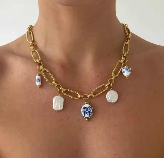 Collier Pendentif en Perles ABS en Acier Inoxydable Doré – Élégance et Brillance