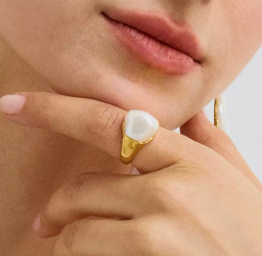 Bague Minimaliste en Perles Plaqué Or 18 Carats – Design Géométrique Irrégulier, Bague Empilable Élégante pour Femmes