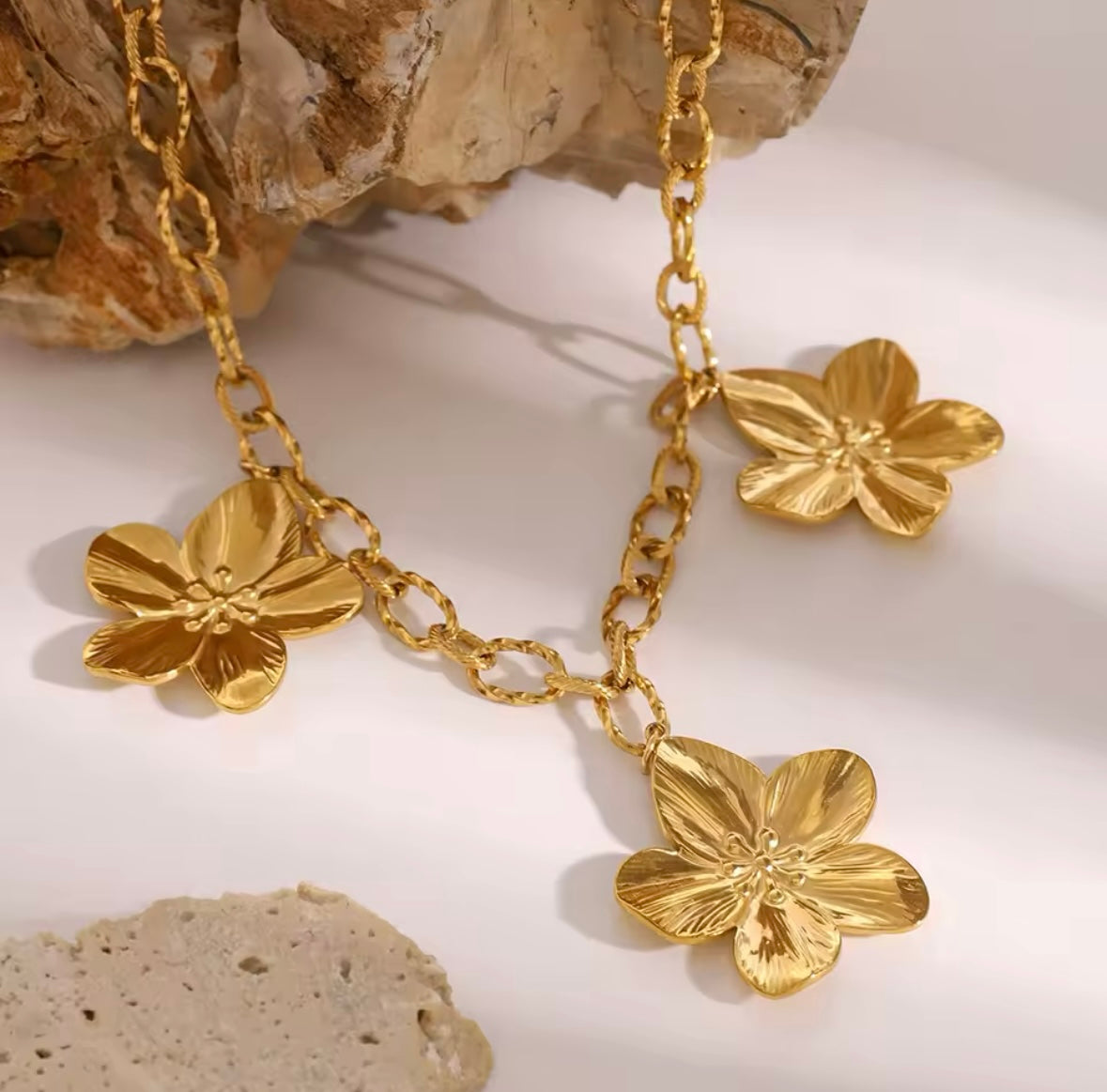 Floral Elegance Necklace – Gold Stainless Steel